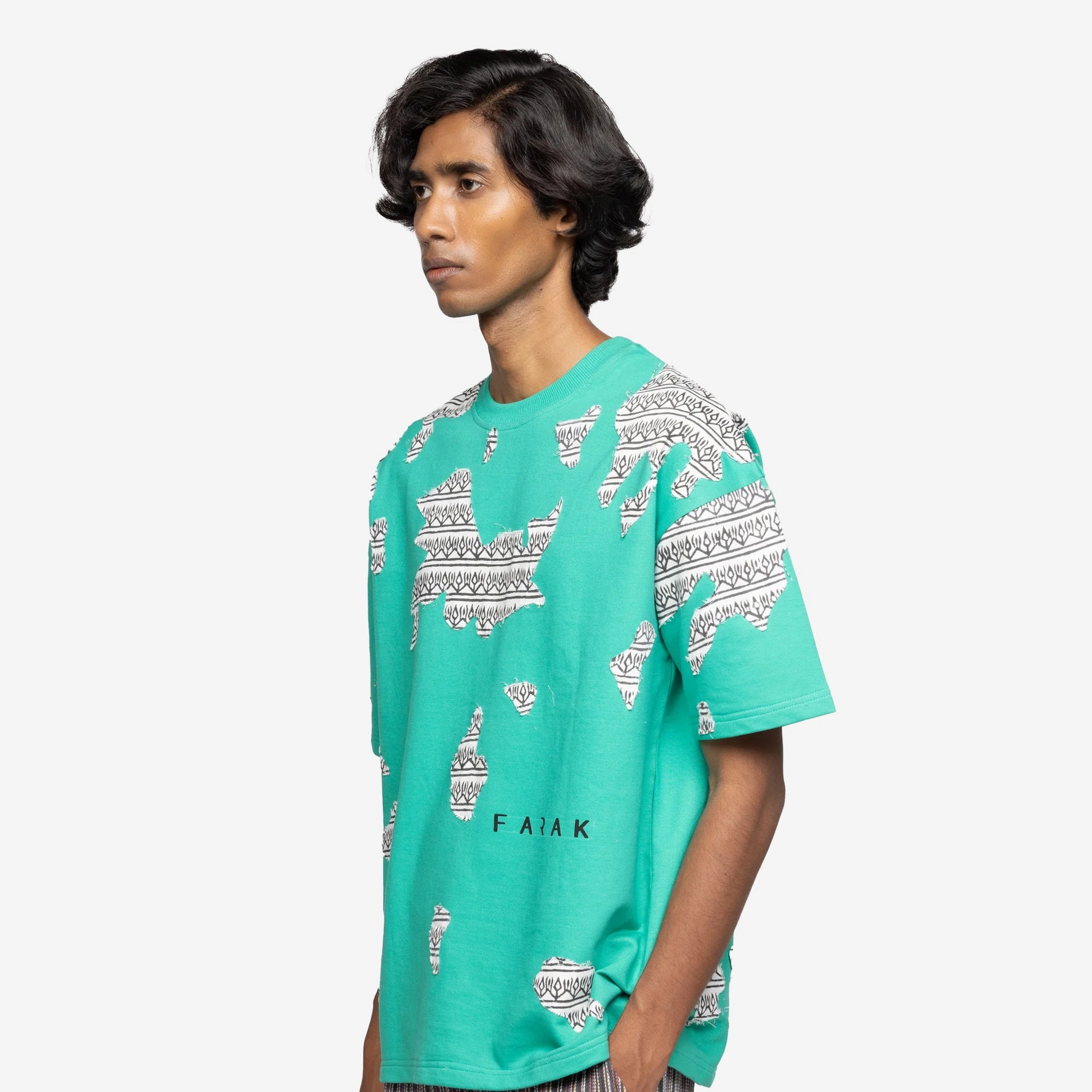 F A R A K | SUBTEXT BLOCK PRINTED T-SHIRT { GREEN/GREEN