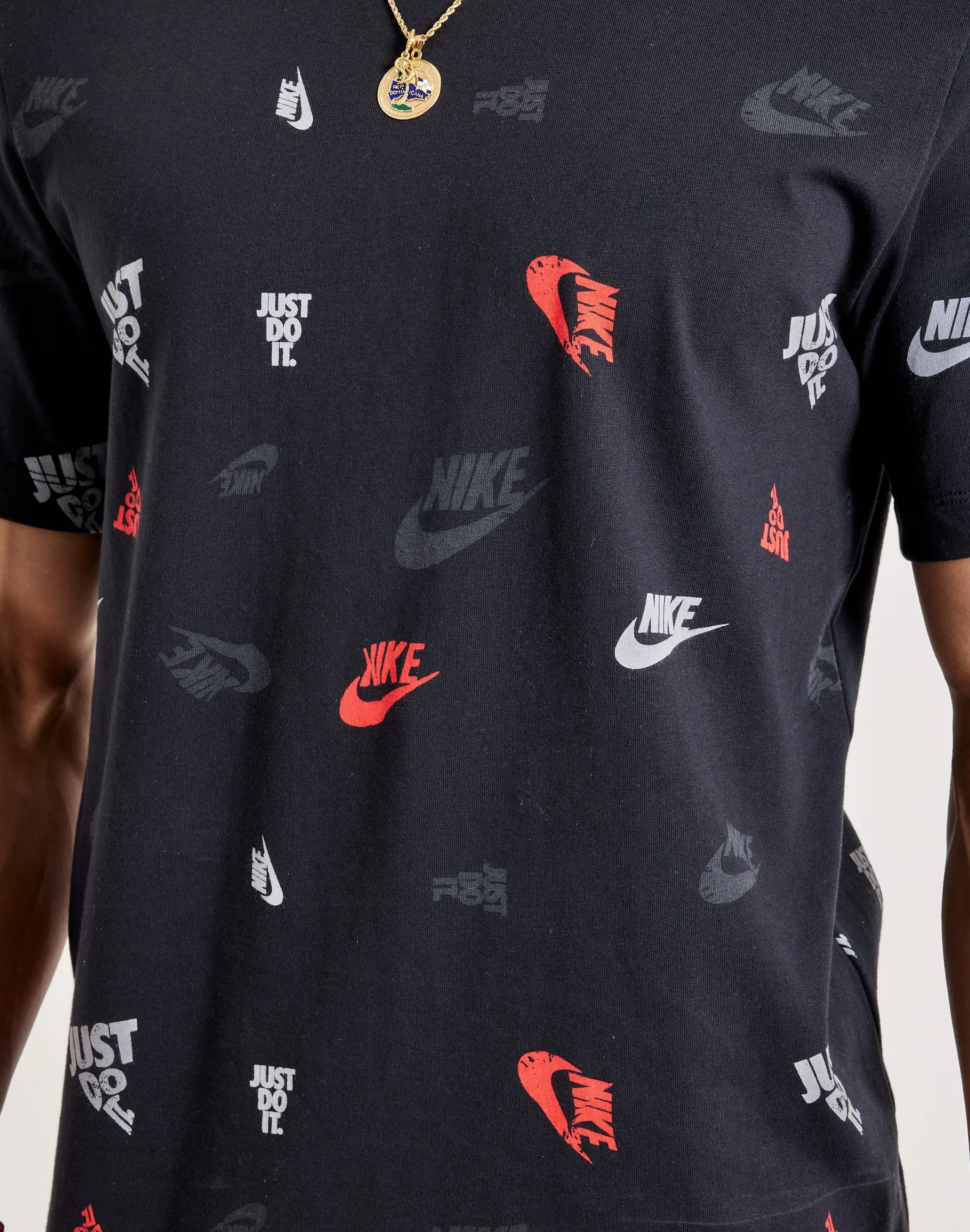 Nike Sportswear Tee